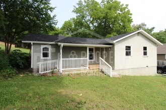 Building Photo - 3 Bedroom & 1 Bath Home