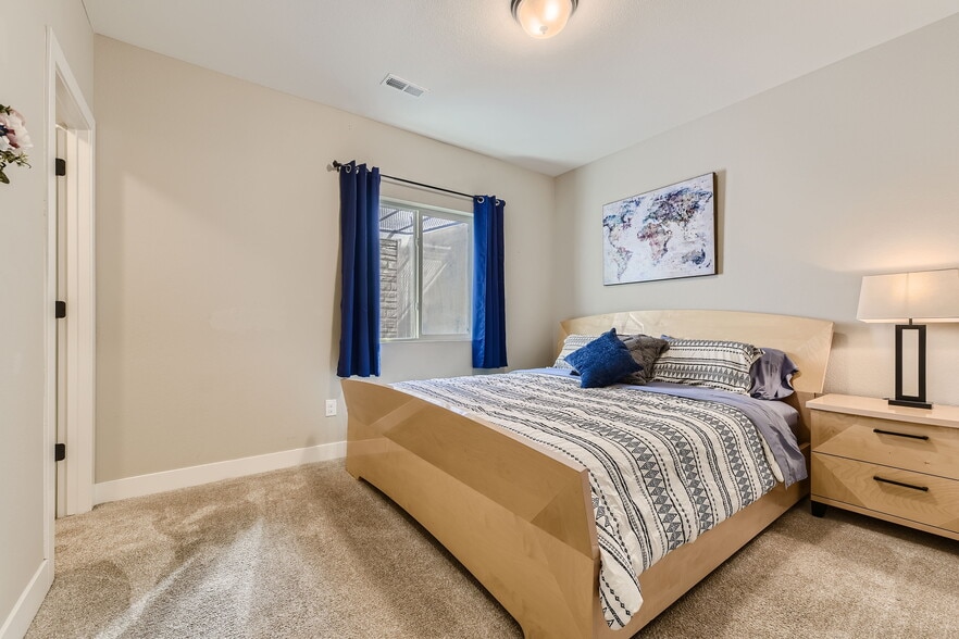 Basement Bedroom - 23281 E Jamison Dr