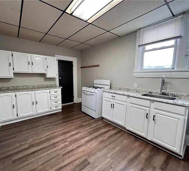 Building Photo - 201 Crescent Ave