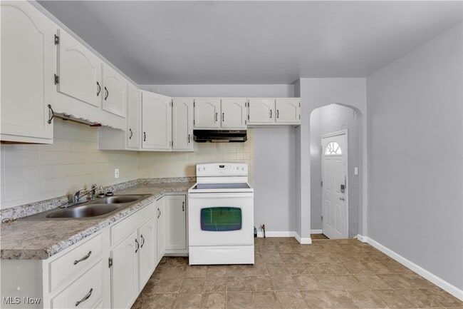Building Photo - 15604 Benhoff Dr