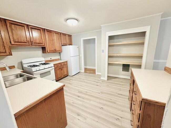 Building Photo - 1020 Betsy Dr