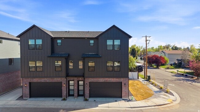 Building Photo - 316 Woodscape Way