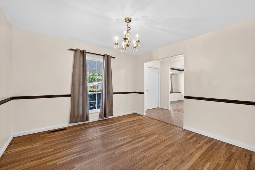 Building Photo - 3145 Matlock Dr