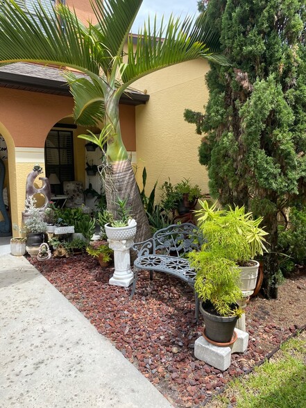 Front - 1055 Luminary Cir