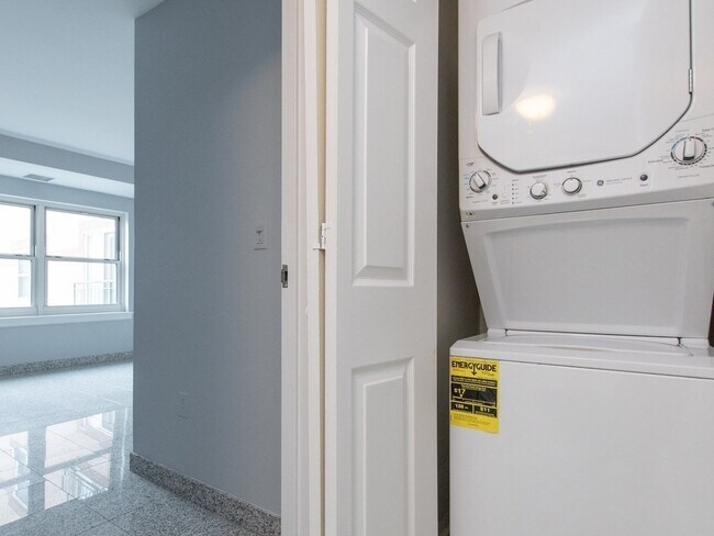 Building Photo - 1 Watermill Pl
