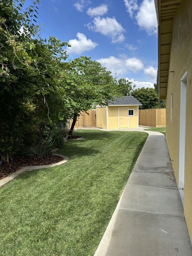 Building Photo - 4724 W Manor Ct