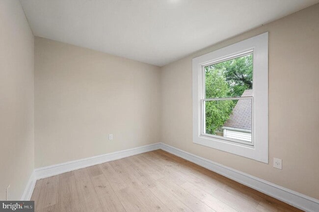 Building Photo - 553 Highland Ave
