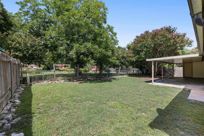 Building Photo - 1010 Red Cliff Dr