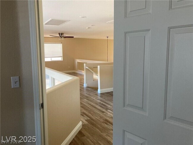 Building Photo - 3120 Whispering Canyon Ct