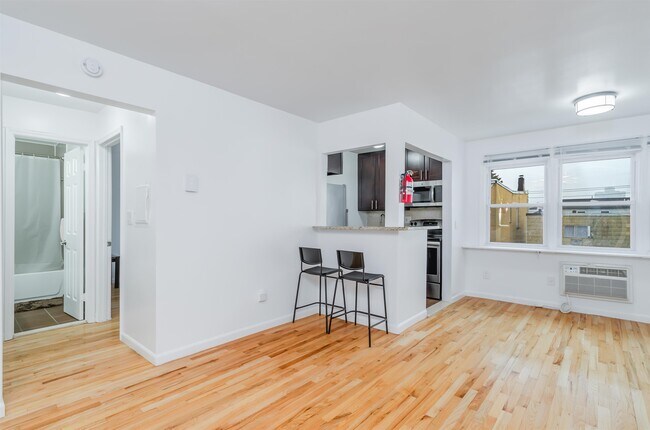 Building Photo - 310 70th St