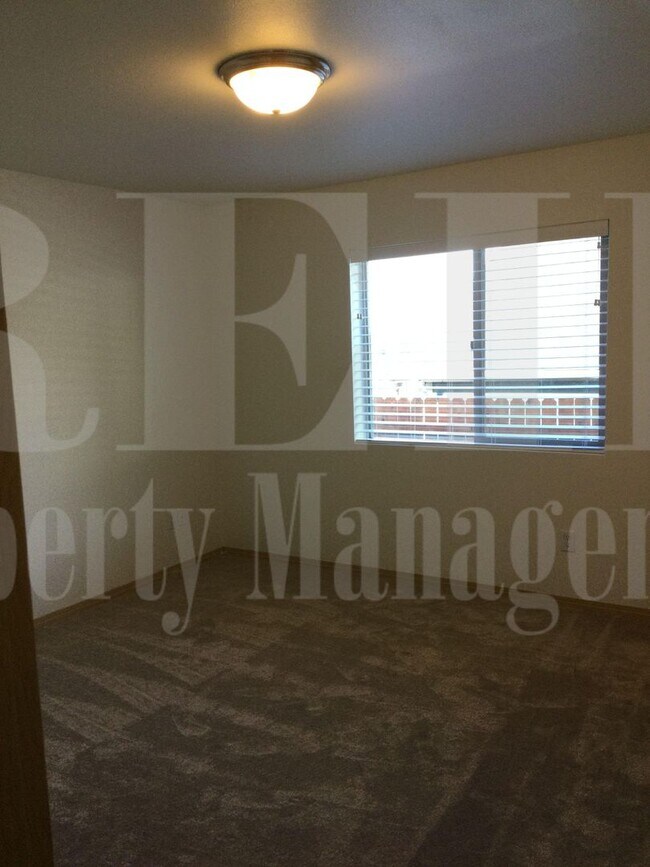 Building Photo - Mountain Views - 3 Bedroom Poulsbo Rambler