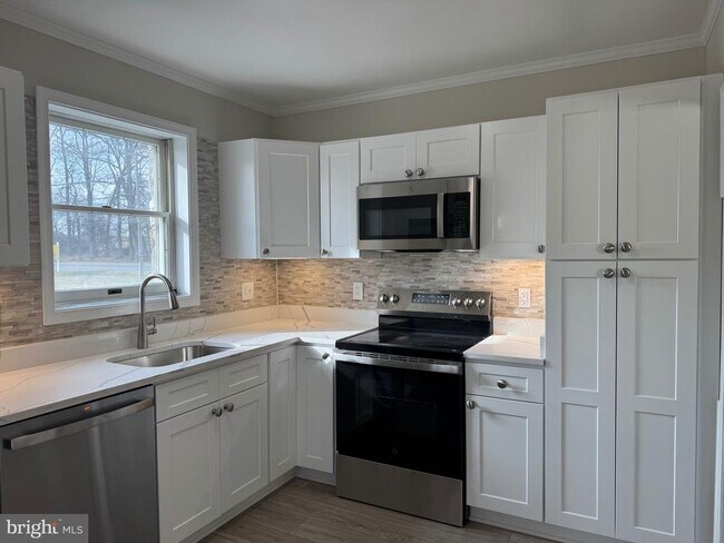 Building Photo - 11415 Eastern Ave