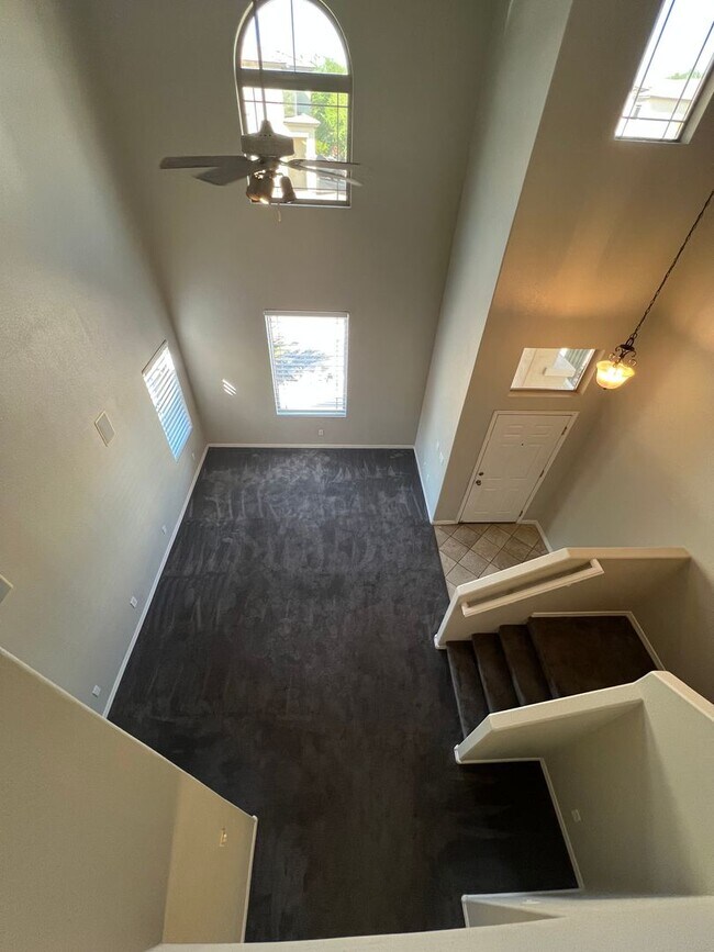 Building Photo - 3 Bedroom - 2 story home in Rancho Sahuarita