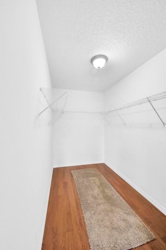 Building Photo - 214 SW Milburn Cir
