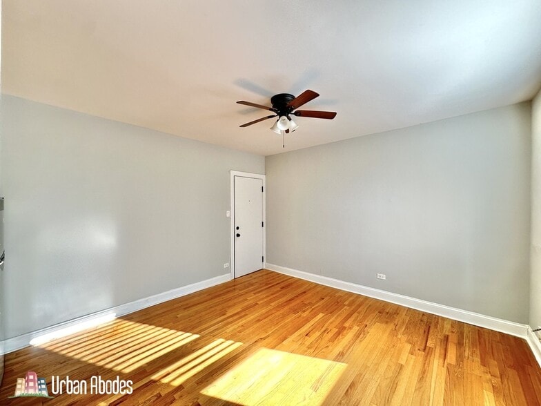 Building Photo - 623 W Patterson Ave