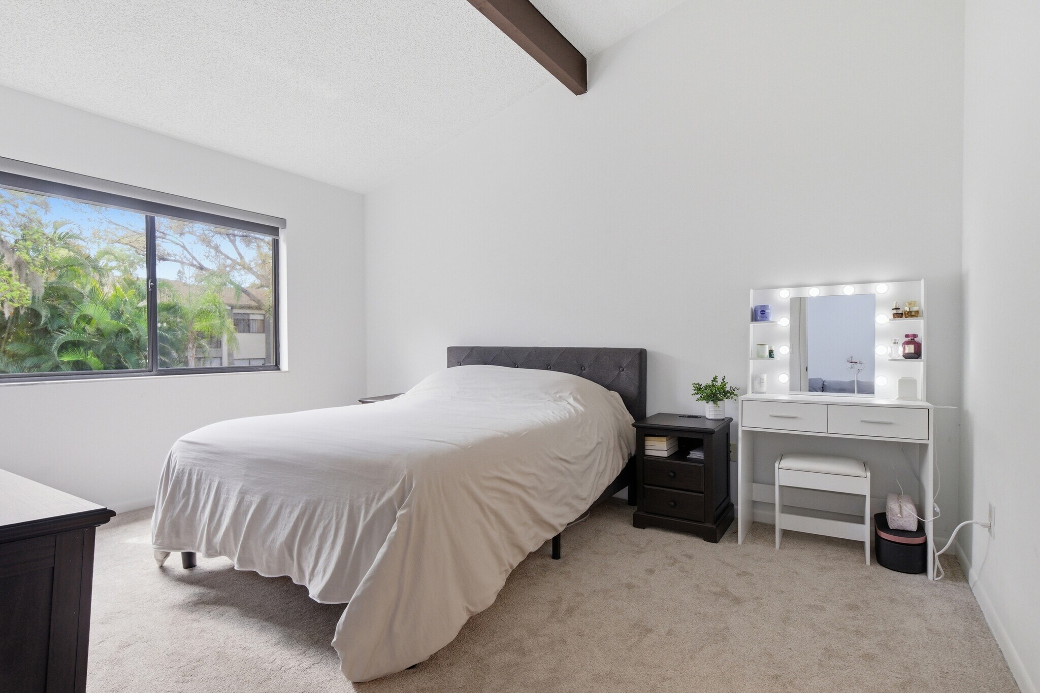 Building Photo - 1628 Clower Creek Dr