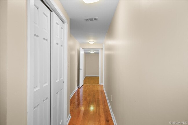 Building Photo - 320 Chateau Rive