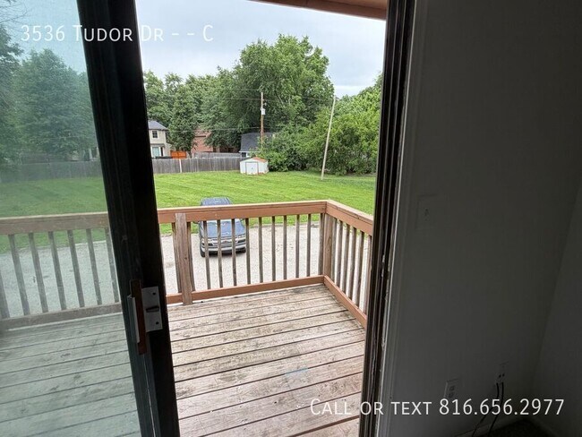 Building Photo - 3536 Tudor Dr