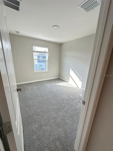 Building Photo - 4998 Rain Shadow Dr
