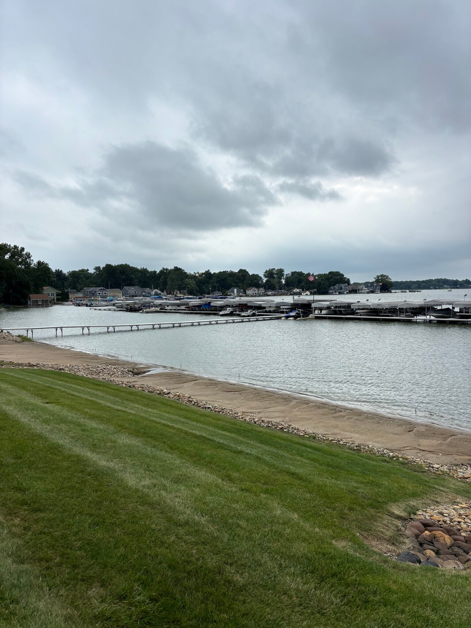 Building Photo - 13242 Lake Shore Dr