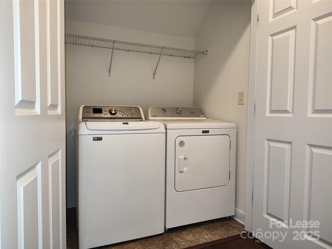 Building Photo - 14616 Juventus St