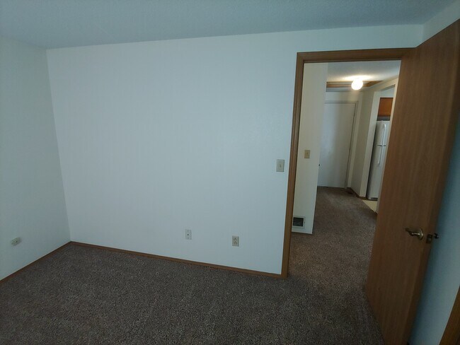 Building Photo - 8418 Everett Way