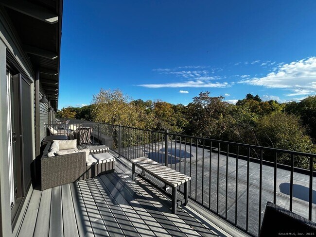 Building Photo - 234 S Main St