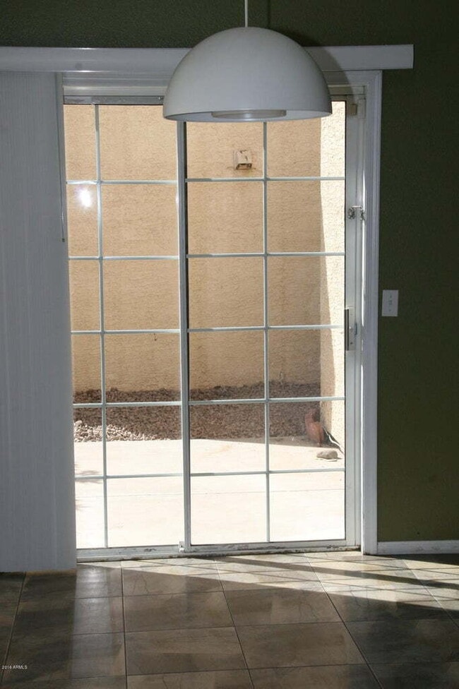 Building Photo - Two Bedroom in Tempe