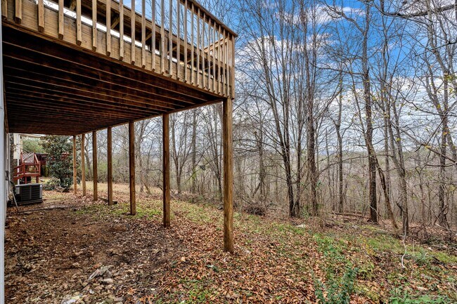 Building Photo - 5568 Spanish Trce