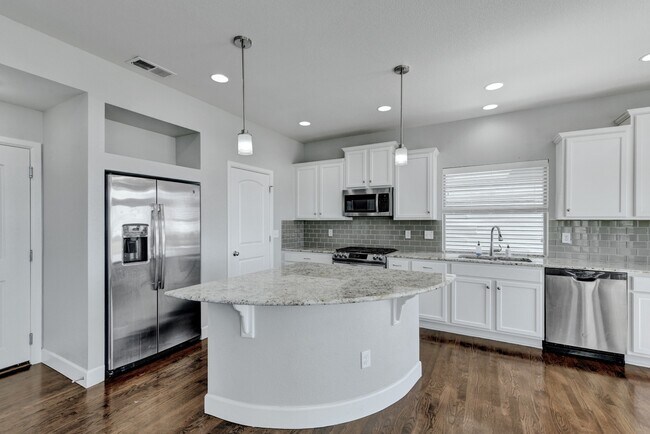 Building Photo - 8351 Longleaf Ln