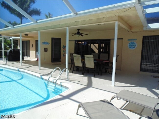 Building Photo - 4011 SW 2nd Ave