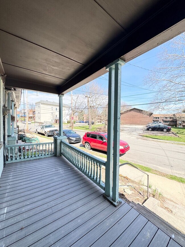 Building Photo - 504 1/2-506-508 Peebles St