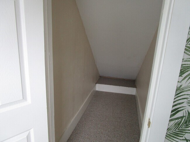 Building Photo - 216 Irving St