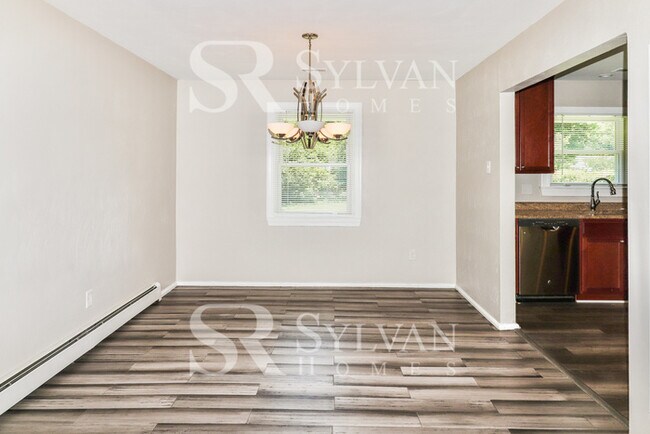 Building Photo - Easy living in this 3 BR, 1 BA Rancher