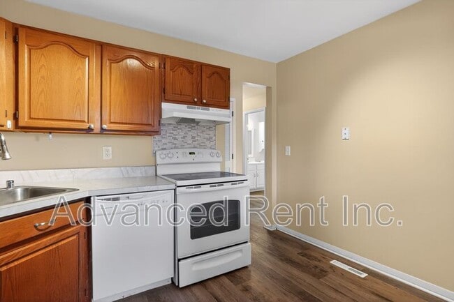 Building Photo - 211 Crocker Dr