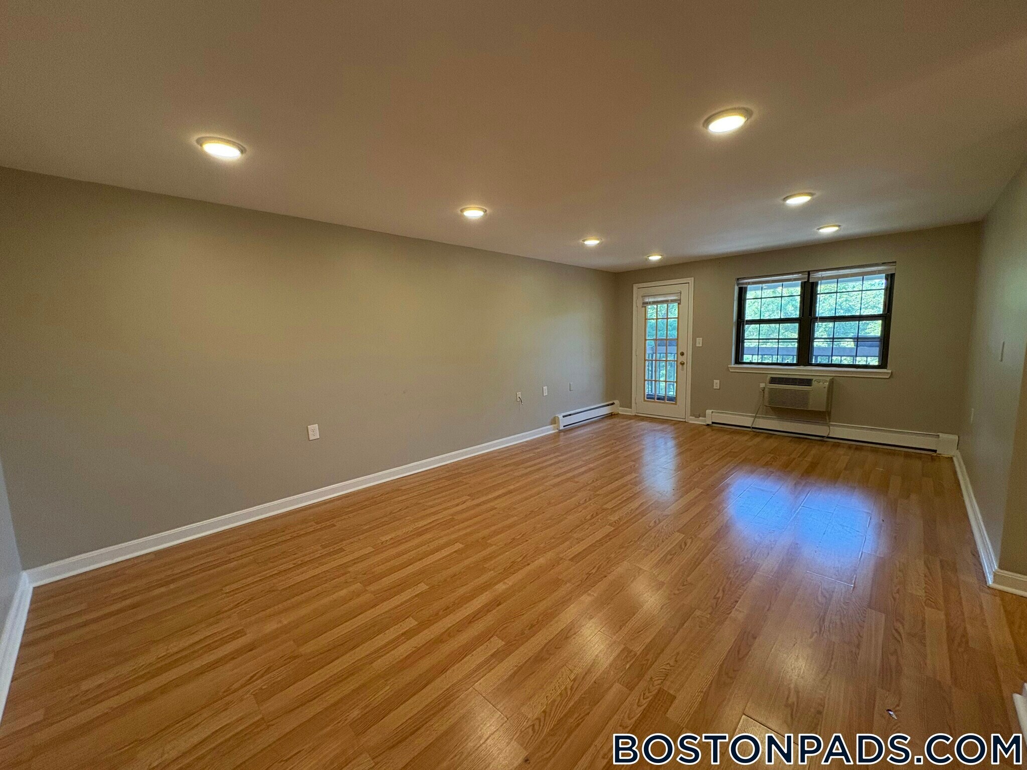 Building Photo - 757 Highland Ave