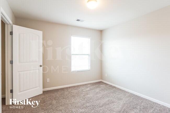 Building Photo - 134 Rosegate Dr