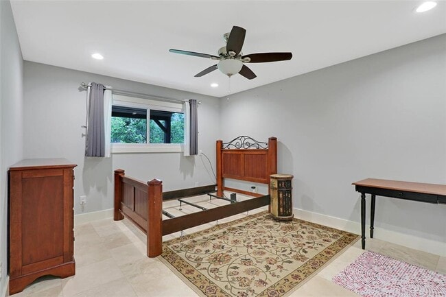 Building Photo - 3801 Laurel Ledge Ln