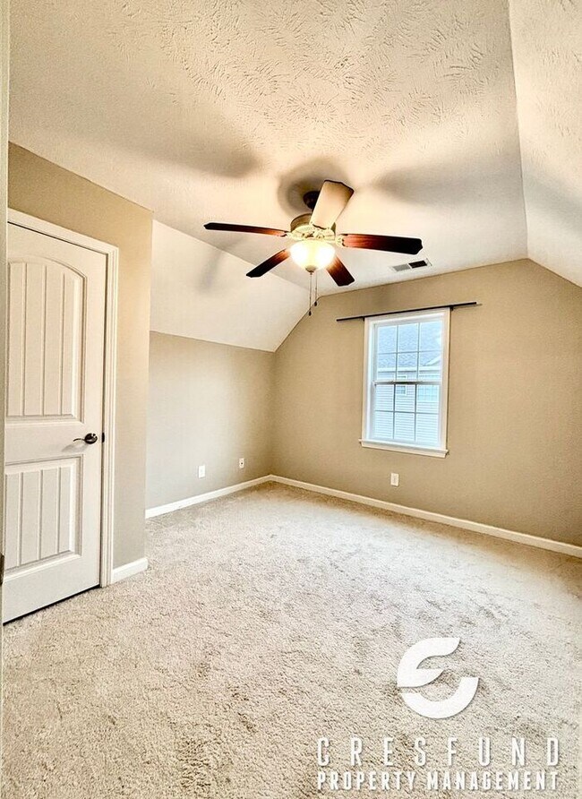 Building Photo - 15-20 Minutes from Fort Bragg and Cape Fear Valley! 4 Bed, 2.5 Bath AVAILABLE FOR MOVE IN NOW!