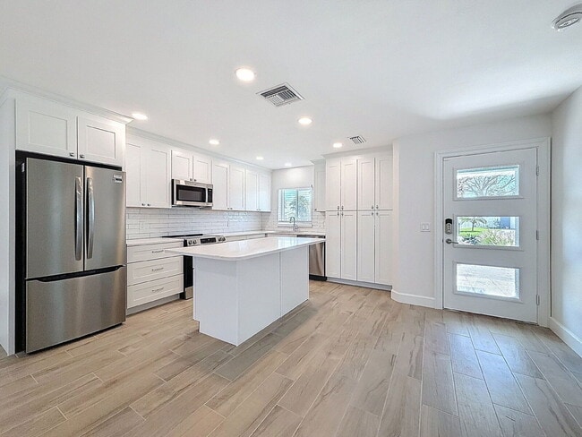 Building Photo - 200 176th Terrace E