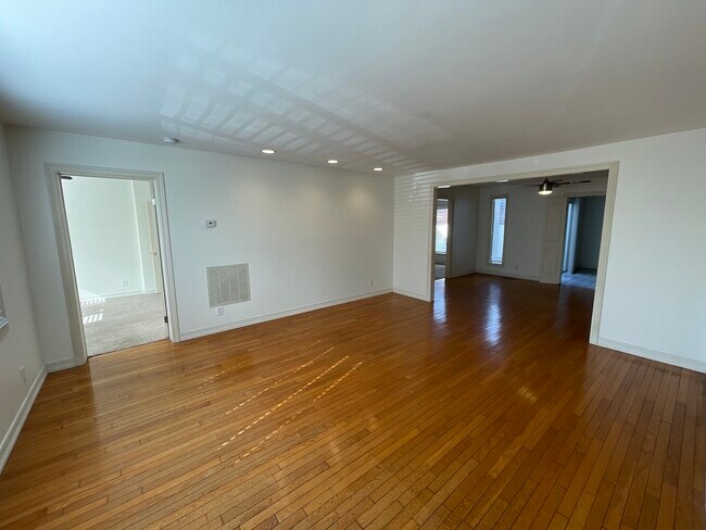 Primary Photo - 430 Olive Street