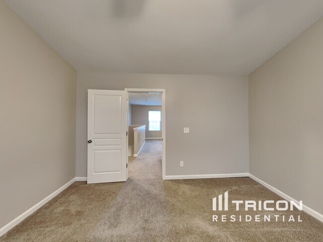 Building Photo - 4604 Montelena Dr