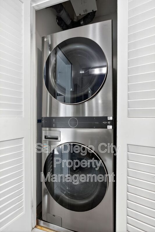 Building Photo - 321 Tenth Ave