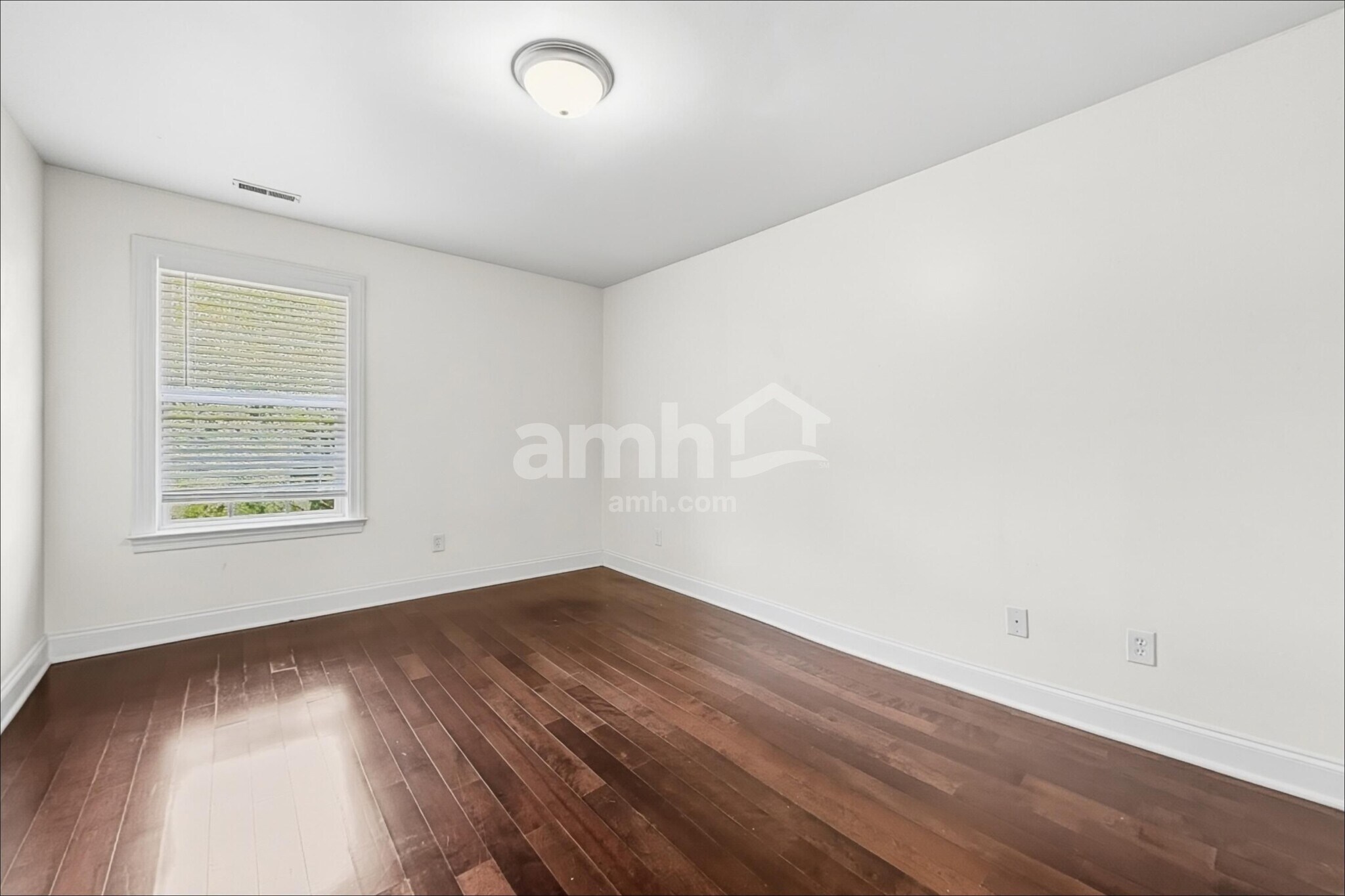 Building Photo - 3024 Silver Springs Ct