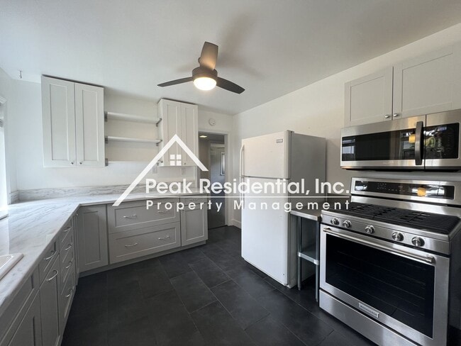 Building Photo - 505 Sutter St