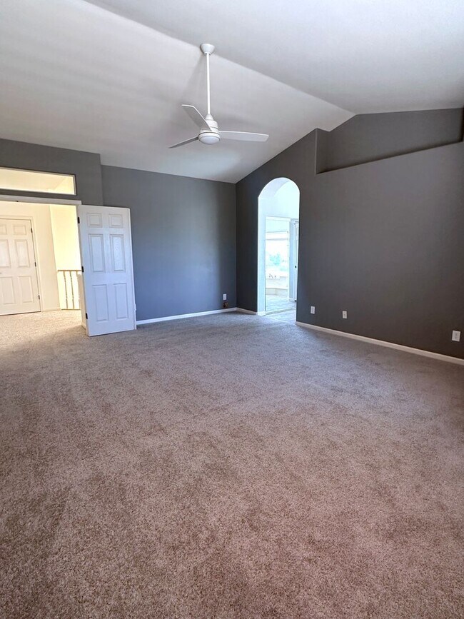Building Photo - 1601 E Glenhaven Dr