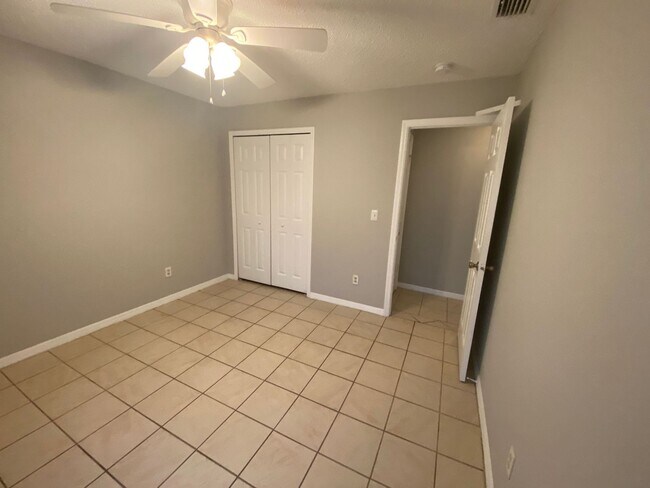 Building Photo - 2704 Tortoise Cv