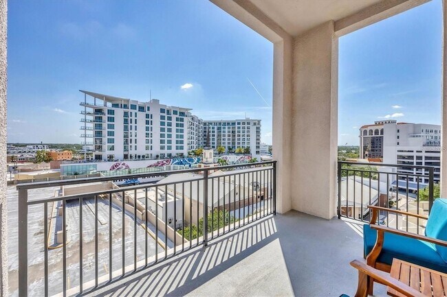 Building Photo - 33 S Palm Ave