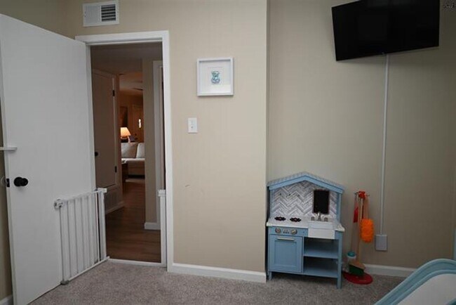 Building Photo - Spacious 4 Bedroom Brick Home Near Sheppard AFB with Fenced Backyard