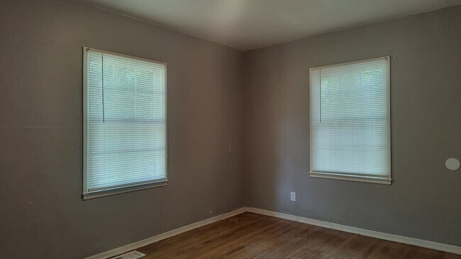 Building Photo - 1806 W 29th Ave